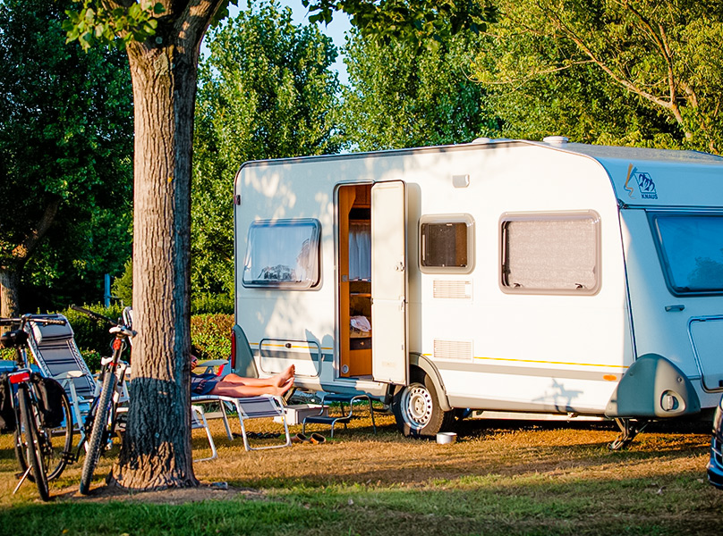 emplacement caravane camping domaine de gaujac gard