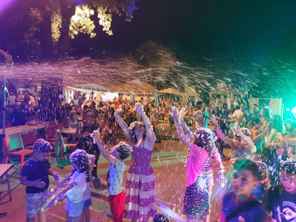Animations et soirées mémorables Camping Paradis Domaine de Gaujac dans le Gard à Boisset-et-Gaujac